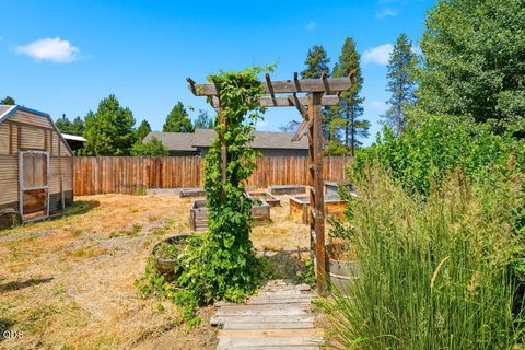 Tiny photo for 16025 Sunset Lane, La Pine, OR 97739 (MLS # 220225267)