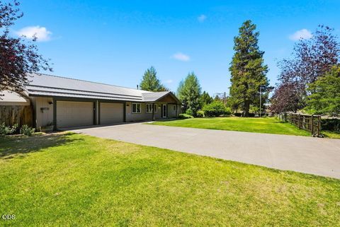 Tiny photo for 16025 Sunset Lane, La Pine, OR 97739 (MLS # 220225267)