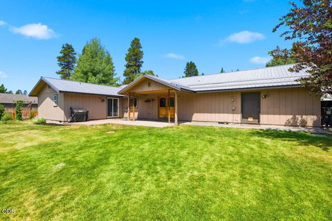 Tiny photo for 16025 Sunset Lane, La Pine, OR 97739 (MLS # 220225267)