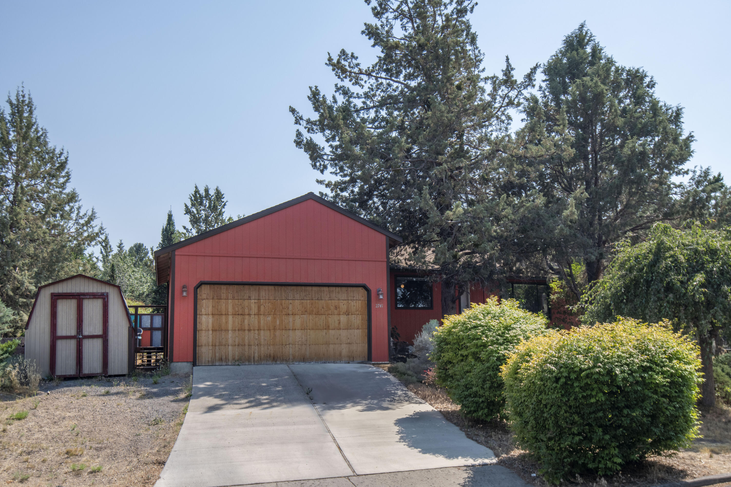 2741 NE Laramie Way