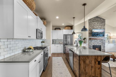 Tiny photo for 4201 SW 42nd Street, Redmond, OR 97756 (MLS # 220216840)