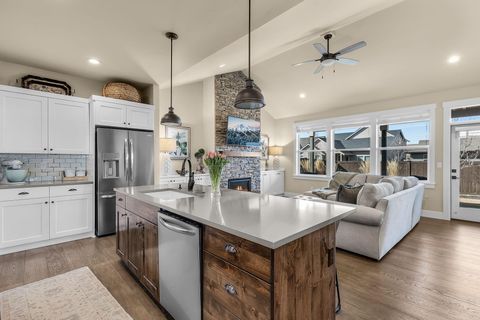 Tiny photo for 4201 SW 42nd Street, Redmond, OR 97756 (MLS # 220216840)