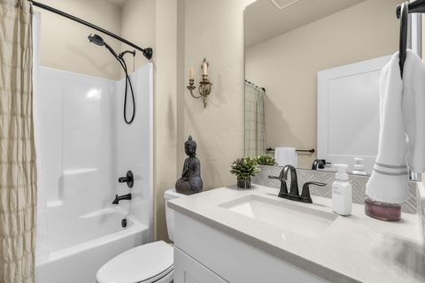 Tiny photo for 4201 SW 42nd Street, Redmond, OR 97756 (MLS # 220216840)