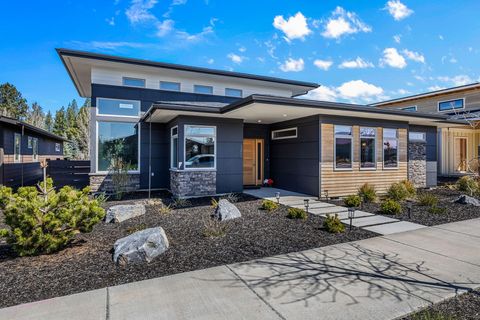 390 E Diamond Peak Avenue Sisters OR 97759
