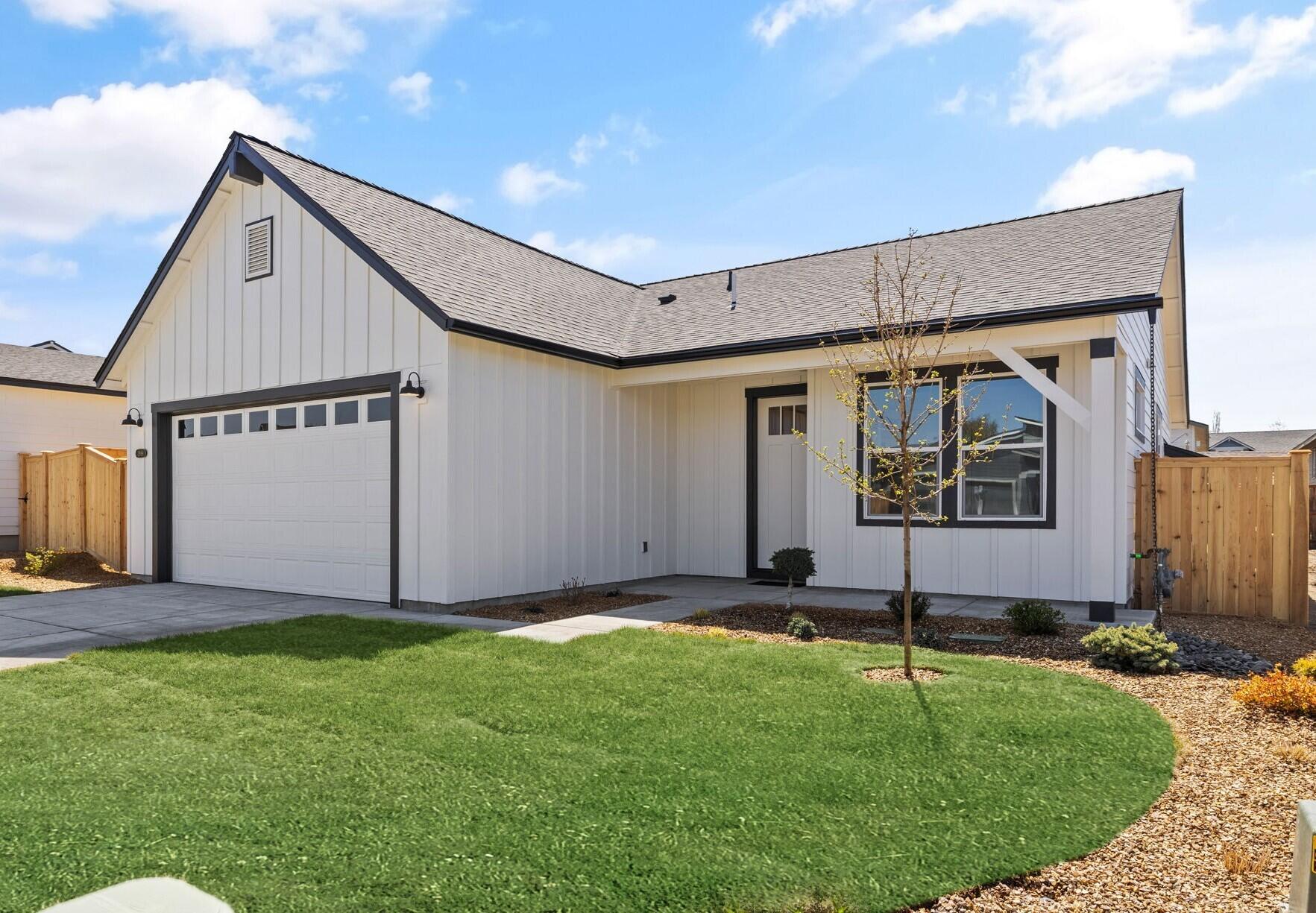2889 NE Pinnacle Place #29