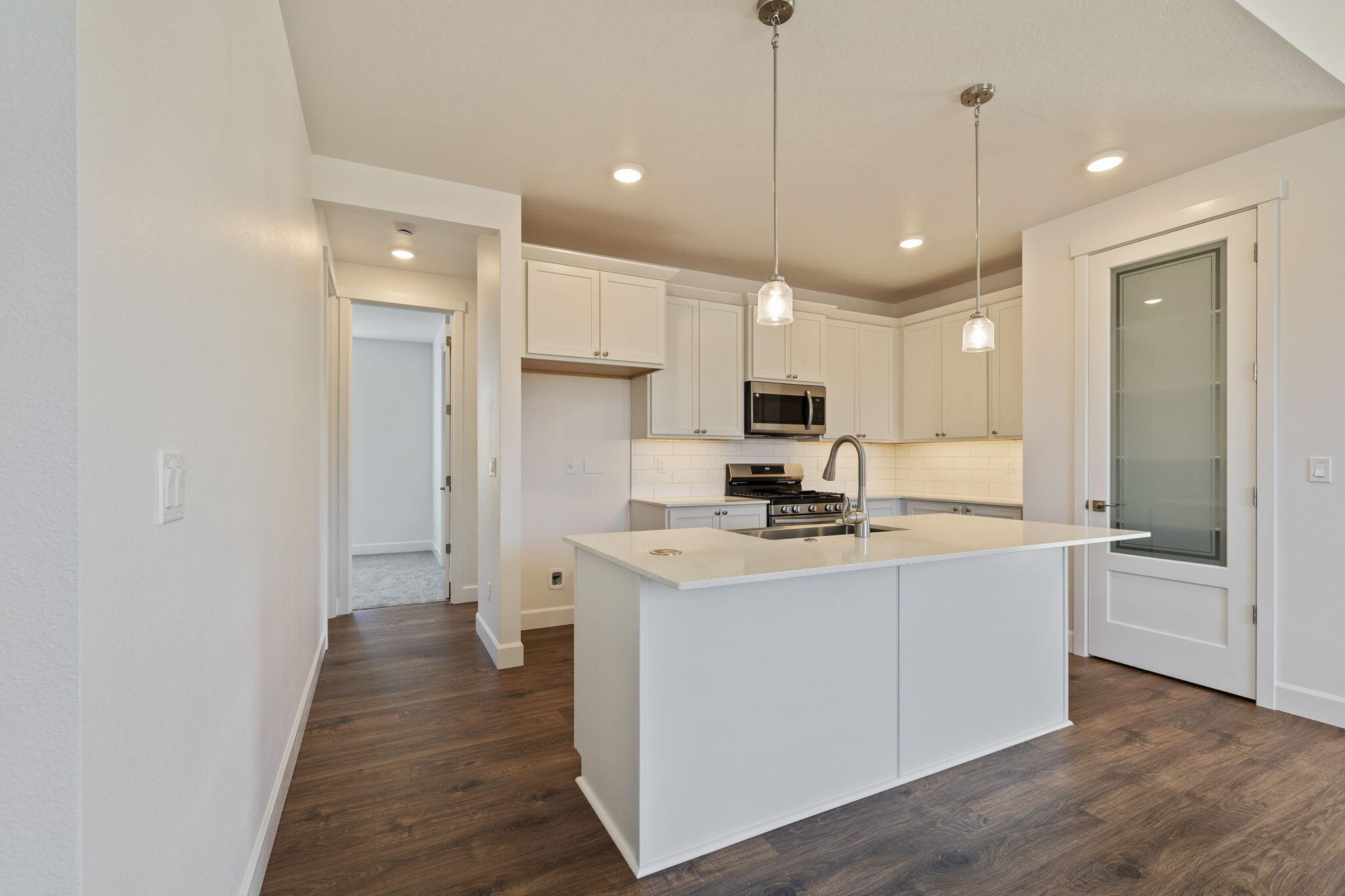 2889 NE Pinnacle Place #29