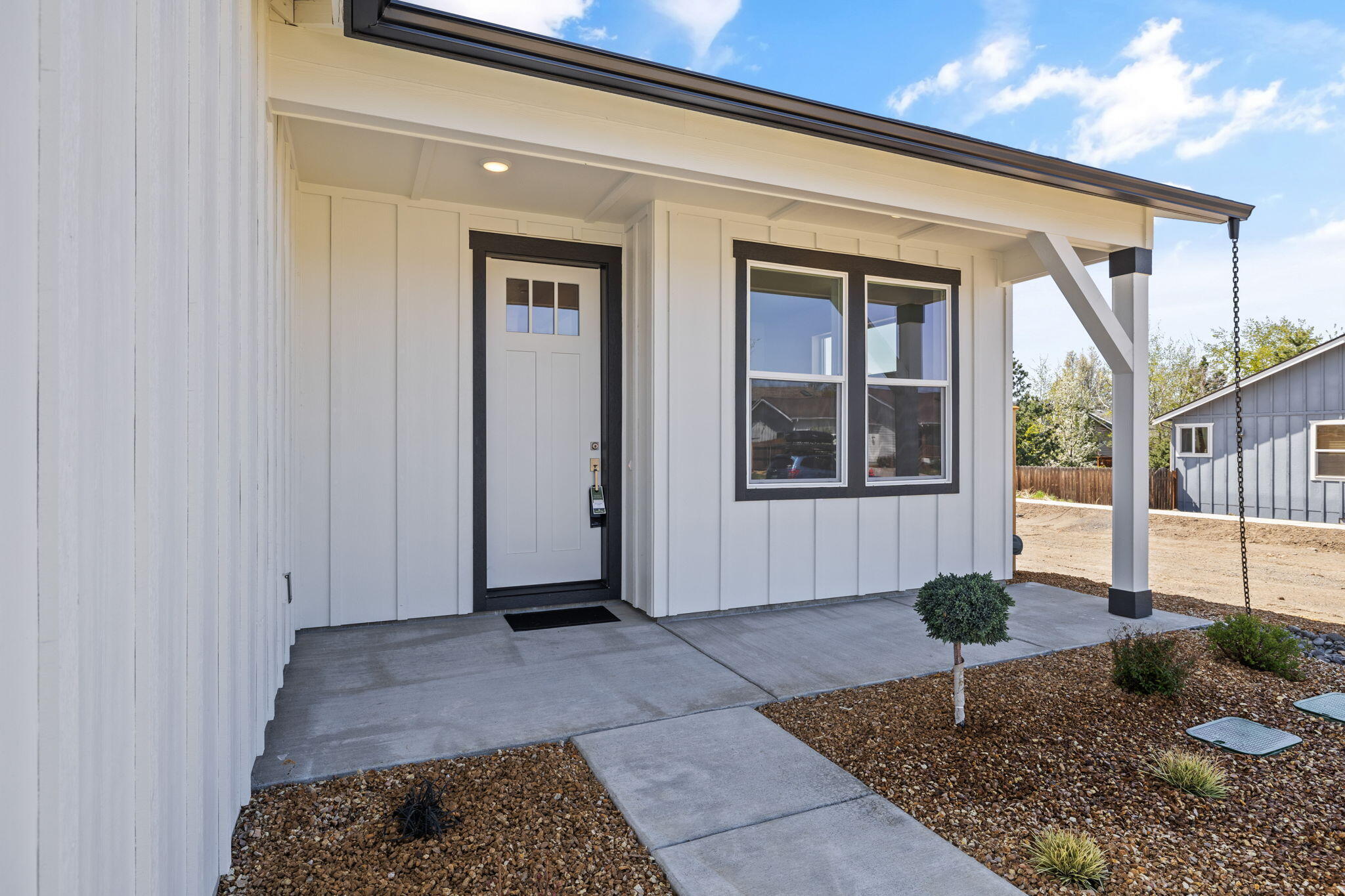 2889 NE Pinnacle Place #29