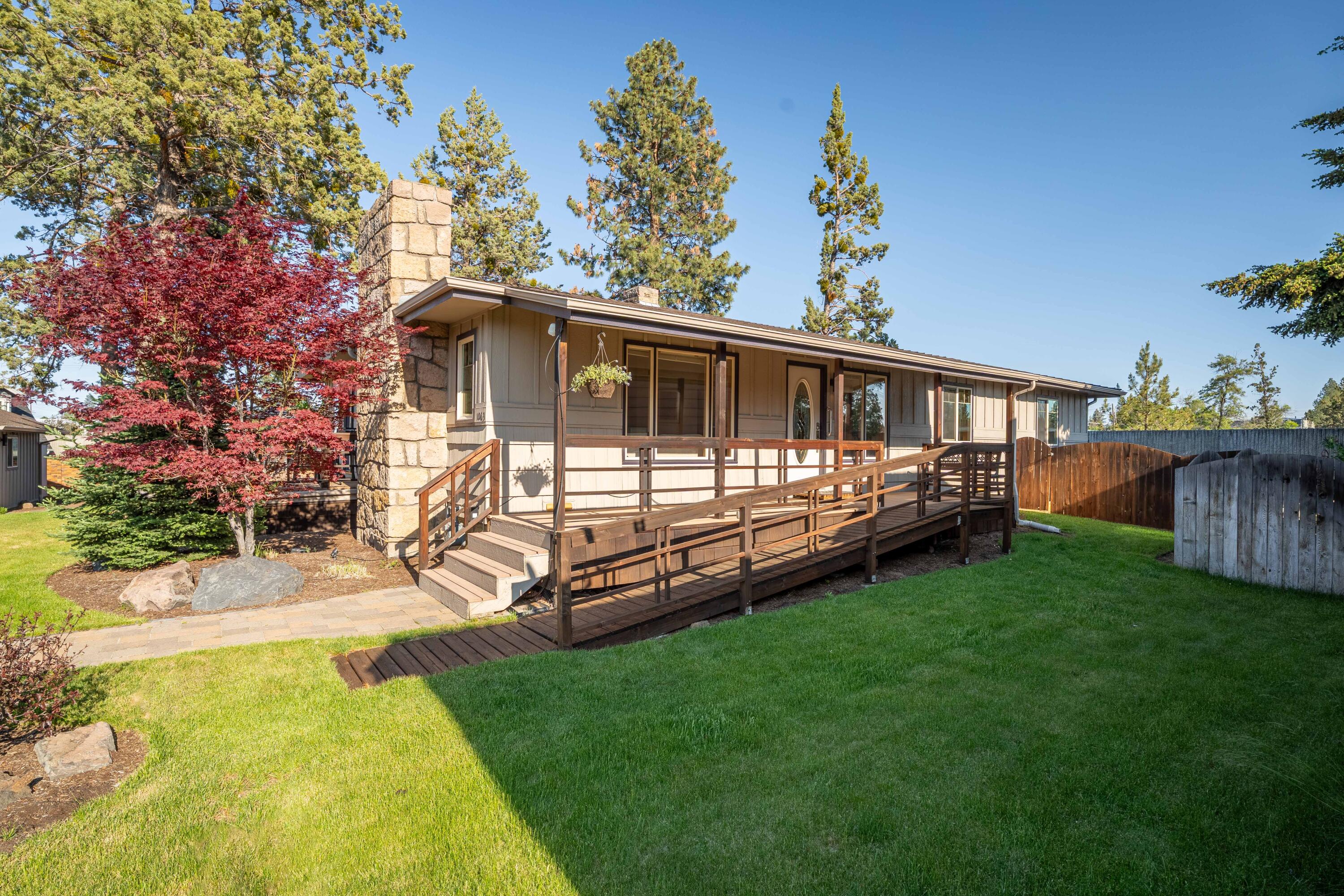 1063 SW Crosscut Court