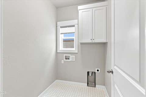 Tiny photo for 1754 Dragon Tail Place, Medford, OR 97504 (MLS # 220227417)