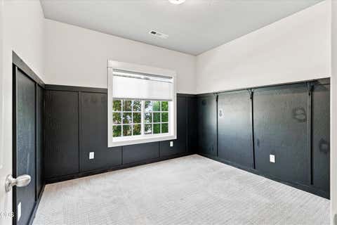 Tiny photo for 1754 Dragon Tail Place, Medford, OR 97504 (MLS # 220227417)
