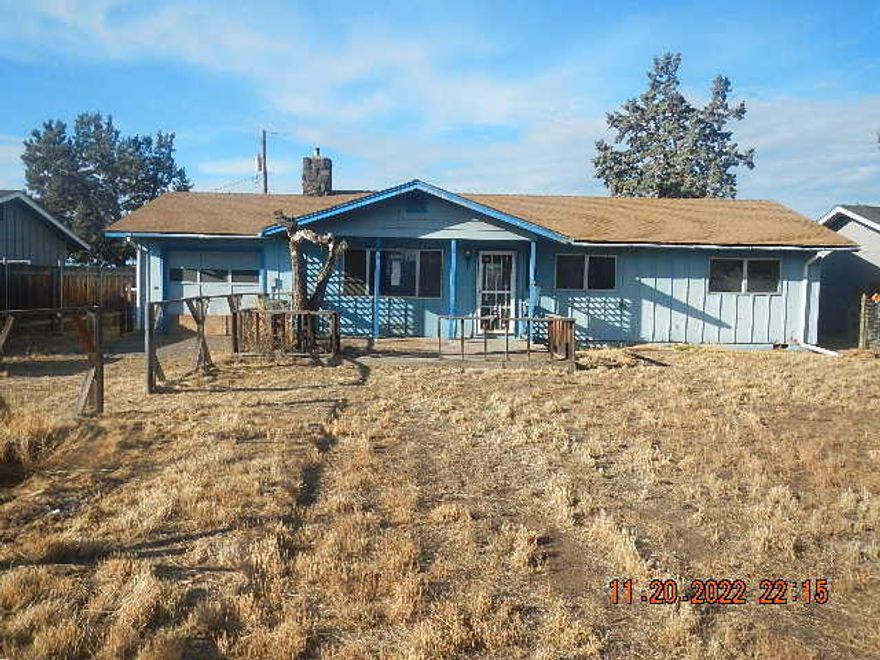 HUD Home located in small community of Terrebonne Or. 3 bedroom, 1 bath 1092 sq.ft.
Large yard with vista view off back yard.
Easy short drive to Redmond OR for all services.
Please visit HUDHomestore.com for property conditions and repairs. ALL properties SOLD
''AS IS '' without any guarantee or warranty by seller''