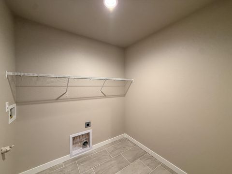 Tiny photo for 624 NE Court Street, Prineville, OR 97754 (MLS # 220212673)