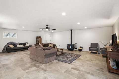 Tiny photo for 60059 Turquoise Road, Bend, OR 97702 (MLS # 220215637)