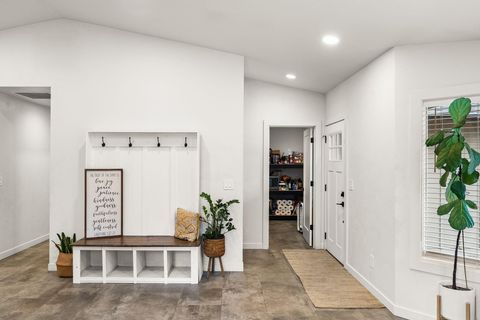 Tiny photo for 60059 Turquoise Road, Bend, OR 97702 (MLS # 220215637)