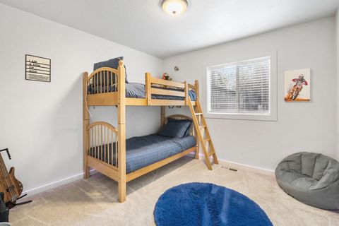 Tiny photo for 60059 Turquoise Road, Bend, OR 97702 (MLS # 220215637)