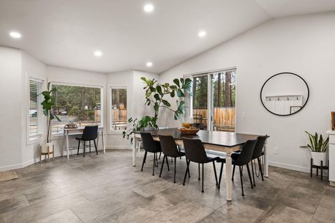 Tiny photo for 60059 Turquoise Road, Bend, OR 97702 (MLS # 220215637)