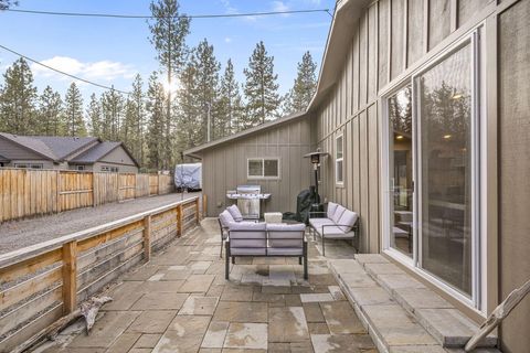 Tiny photo for 60059 Turquoise Road, Bend, OR 97702 (MLS # 220215637)