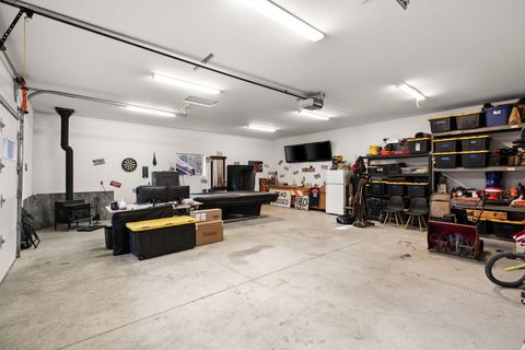 Tiny photo for 60059 Turquoise Road, Bend, OR 97702 (MLS # 220215637)