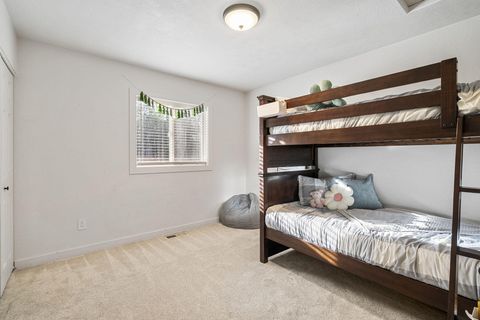 Tiny photo for 60059 Turquoise Road, Bend, OR 97702 (MLS # 220215637)