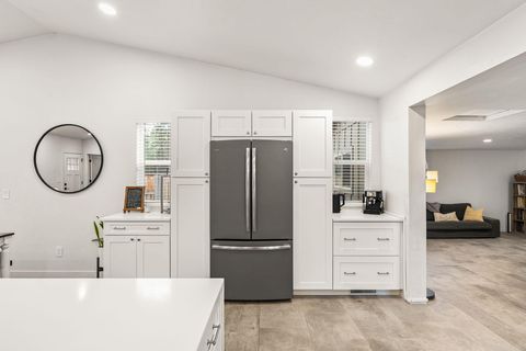 Tiny photo for 60059 Turquoise Road, Bend, OR 97702 (MLS # 220215637)