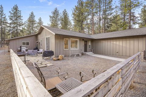 Tiny photo for 60059 Turquoise Road, Bend, OR 97702 (MLS # 220215637)