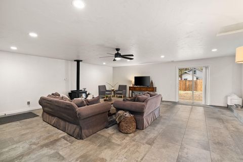 Tiny photo for 60059 Turquoise Road, Bend, OR 97702 (MLS # 220215637)