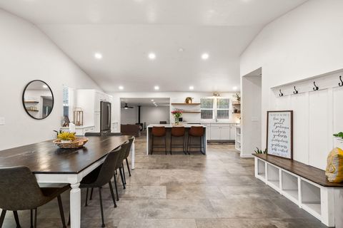 Tiny photo for 60059 Turquoise Road, Bend, OR 97702 (MLS # 220215637)