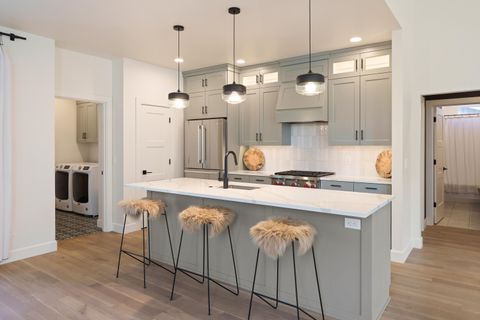 Tiny photo for 2424 NW Crossing Drive, Bend, OR 97703 (MLS # 220217404)