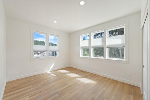 Tiny photo for 2424 NW Crossing Drive, Bend, OR 97703 (MLS # 220217404)