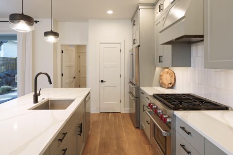 Tiny photo for 2424 NW Crossing Drive, Bend, OR 97703 (MLS # 220217404)