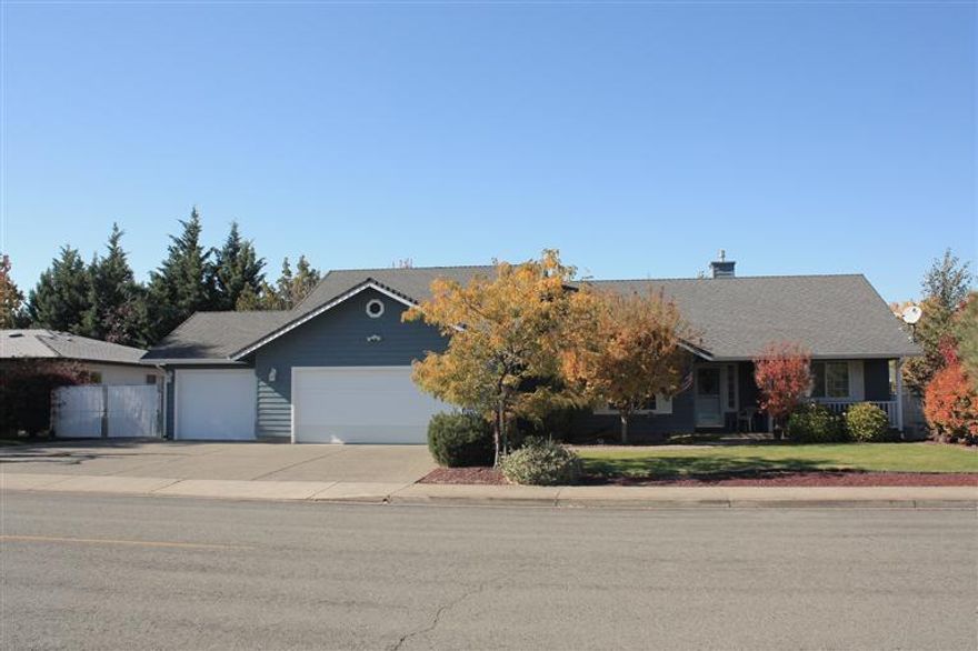 Nice well kept home located in nice neighborhood close to river and parks, 3 bedroom 2 bath 1994 sqft, updated kitchen with new appliances, vaulted cielings, large master suite with walk-in closet, sun tunnels for brightness, large backyard, with tuff shed and hot-tub, 3 car garage with heated and insulated garage, central vac, and RV parking.