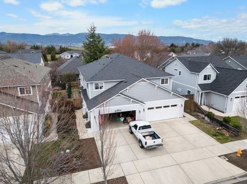 Tiny photo for 679 Kaitlin Lane, Medford, OR 97501 (MLS # 220215862)