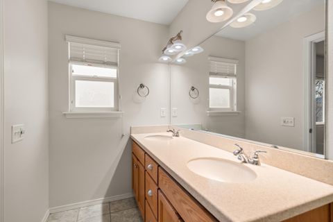 Tiny photo for 679 Kaitlin Lane, Medford, OR 97501 (MLS # 220215862)