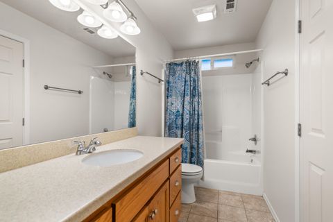 Tiny photo for 679 Kaitlin Lane, Medford, OR 97501 (MLS # 220215862)