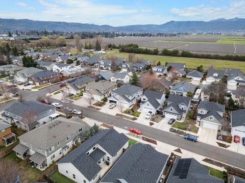 Tiny photo for 679 Kaitlin Lane, Medford, OR 97501 (MLS # 220215862)