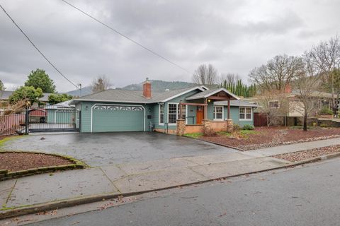 Tiny photo for 300 NE Mead Street, Grants Pass, OR 97526 (MLS # 220212531)