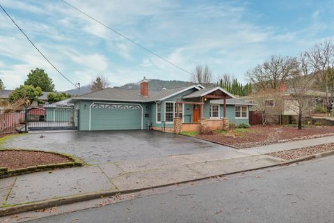 Tiny photo for 300 NE Mead Street, Grants Pass, OR 97526 (MLS # 220212531)