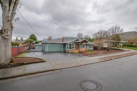 Tiny photo for 300 NE Mead Street, Grants Pass, OR 97526 (MLS # 220212531)
