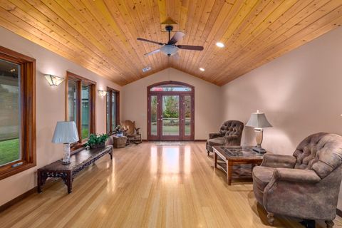 Tiny photo for 300 NE Mead Street, Grants Pass, OR 97526 (MLS # 220212531)