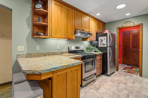 Tiny photo for 300 NE Mead Street, Grants Pass, OR 97526 (MLS # 220212531)