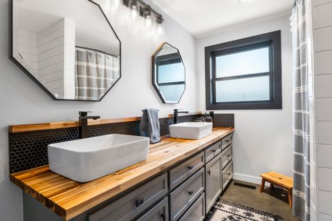 Tiny photo for 55670 Big River Drive, Bend, OR 97707 (MLS # 220219643)