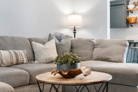 Tiny photo for 55670 Big River Drive, Bend, OR 97707 (MLS # 220219643)