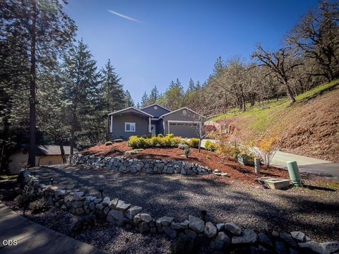 Tiny photo for 250 Oak Knoll, Jacksonville, OR 97530 (MLS # 220223536)