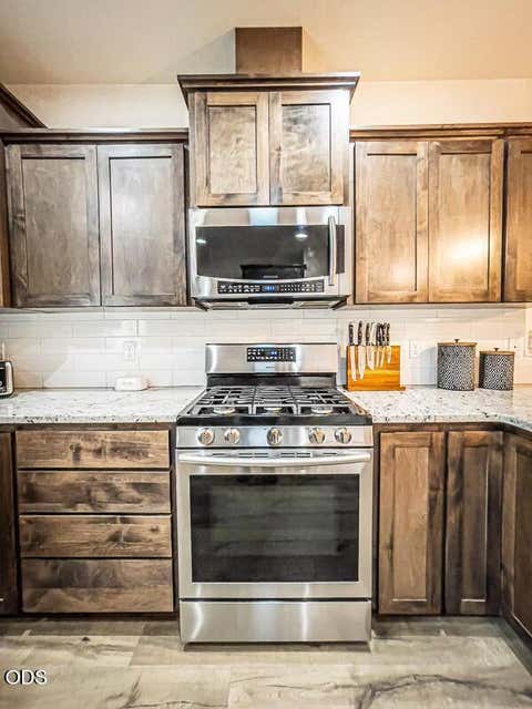 Tiny photo for 250 Oak Knoll, Jacksonville, OR 97530 (MLS # 220223536)