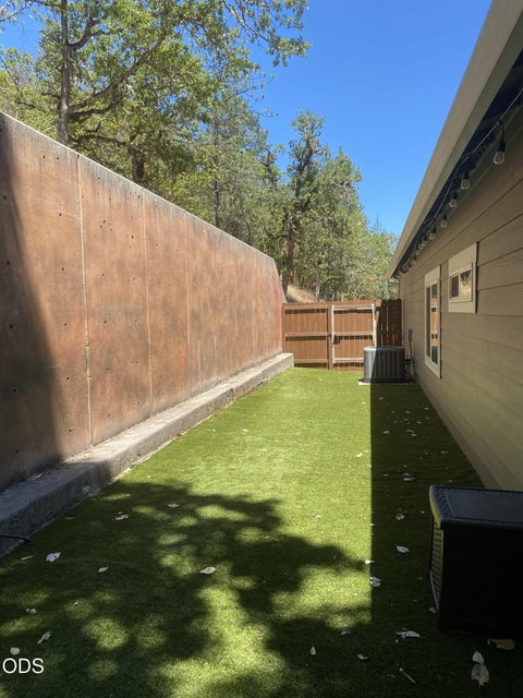 Tiny photo for 250 Oak Knoll, Jacksonville, OR 97530 (MLS # 220223536)