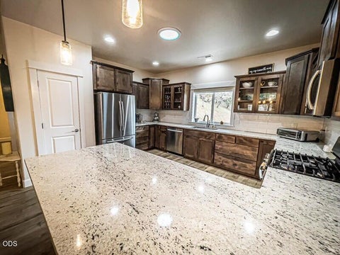 Tiny photo for 250 Oak Knoll, Jacksonville, OR 97530 (MLS # 220223536)