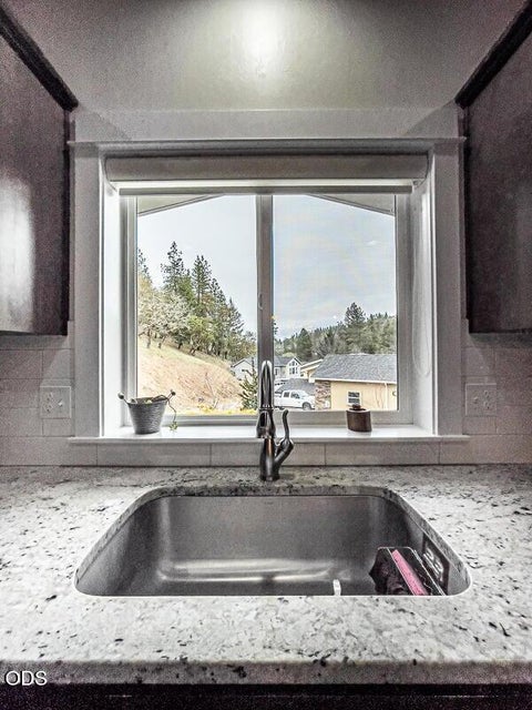 Tiny photo for 250 Oak Knoll, Jacksonville, OR 97530 (MLS # 220223536)