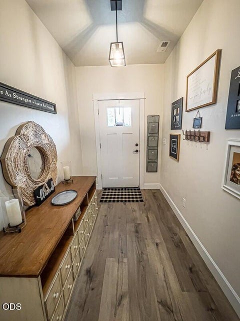 Tiny photo for 250 Oak Knoll, Jacksonville, OR 97530 (MLS # 220223536)