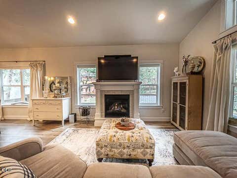 Tiny photo for 250 Oak Knoll, Jacksonville, OR 97530 (MLS # 220223536)