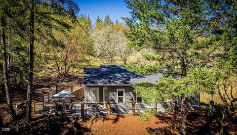 Tiny photo for 250 Oak Knoll, Jacksonville, OR 97530 (MLS # 220223536)